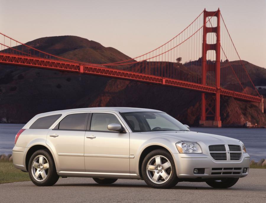  Dodge Magnum R/T 2005 года  (фото 5 из 39)